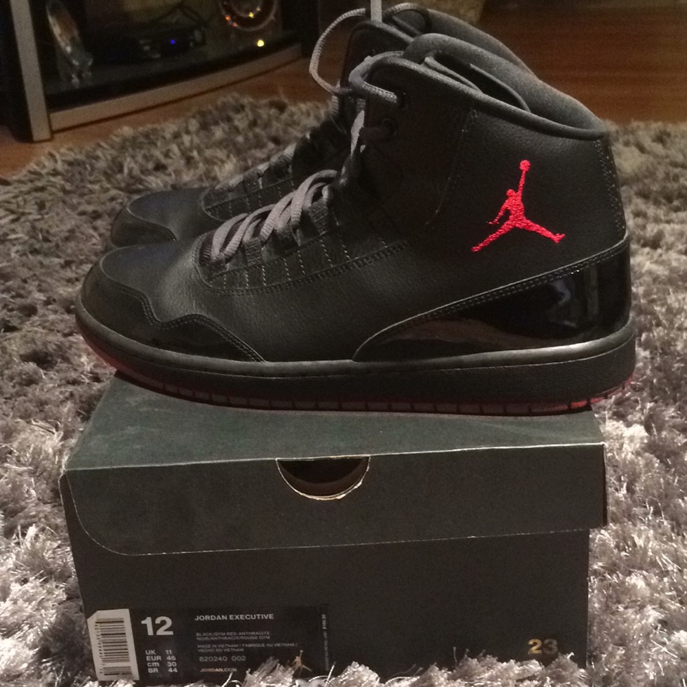 AIR JORDAN EXECUTIVE IN PATENT LEATHER
